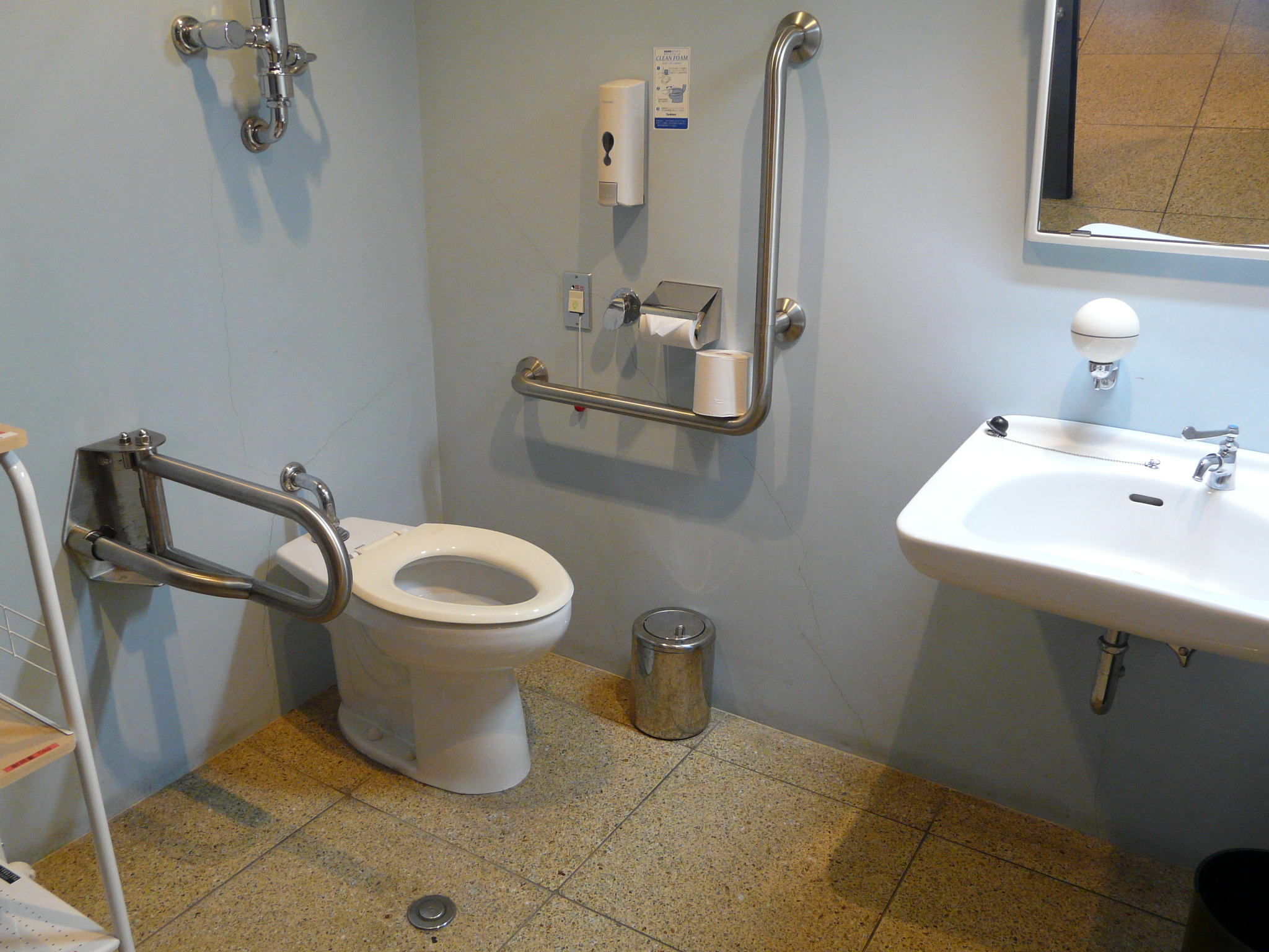 車椅子対応 障害者用トイレ ふれあいeタウンいわくに